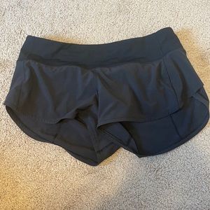 black lululemon speed up shorts 2.5 size 6